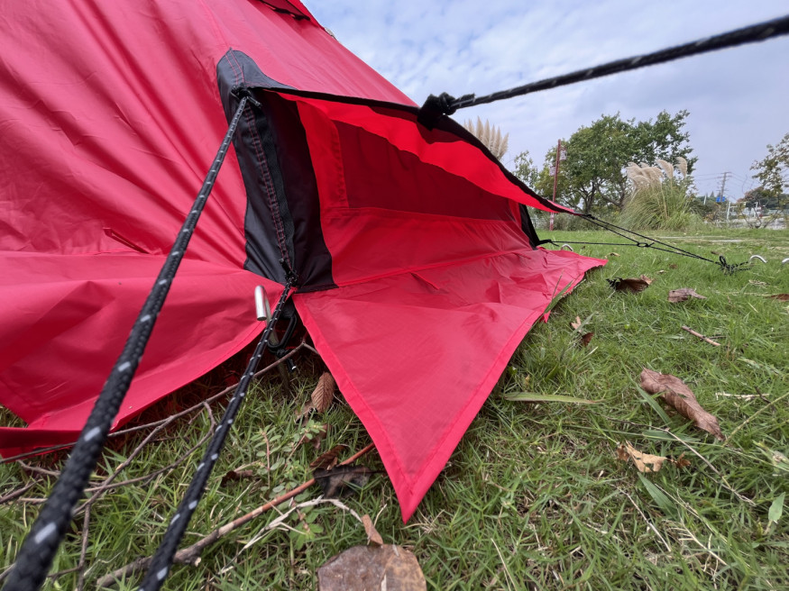 Палатка TALBERG Norga 2, двухместная, с выходом под трубу, красный цвет